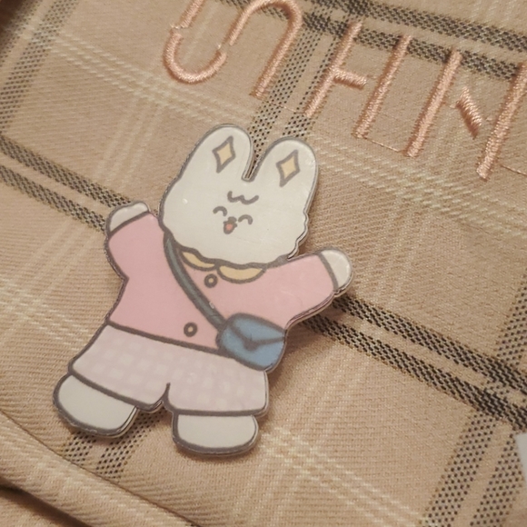 Ash pink /plaid large and roomy backpack with pal - Picture 10 of 11